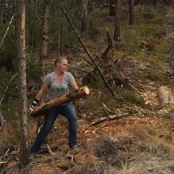 Meet your Posher, Leslie - Picture 1 of 1